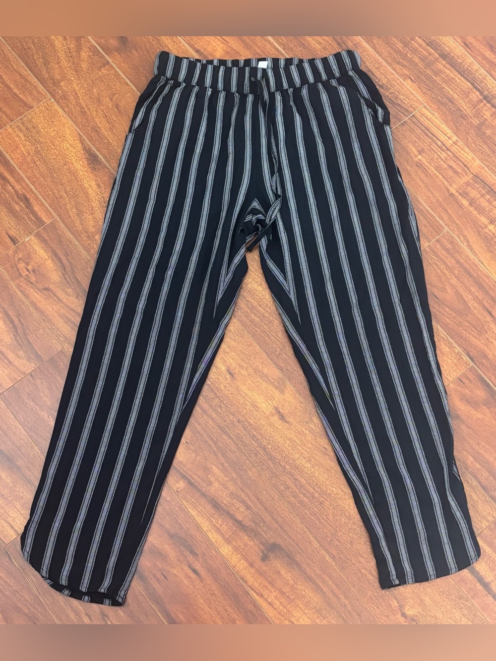 American Eagle Outfitters Women’s Size M.